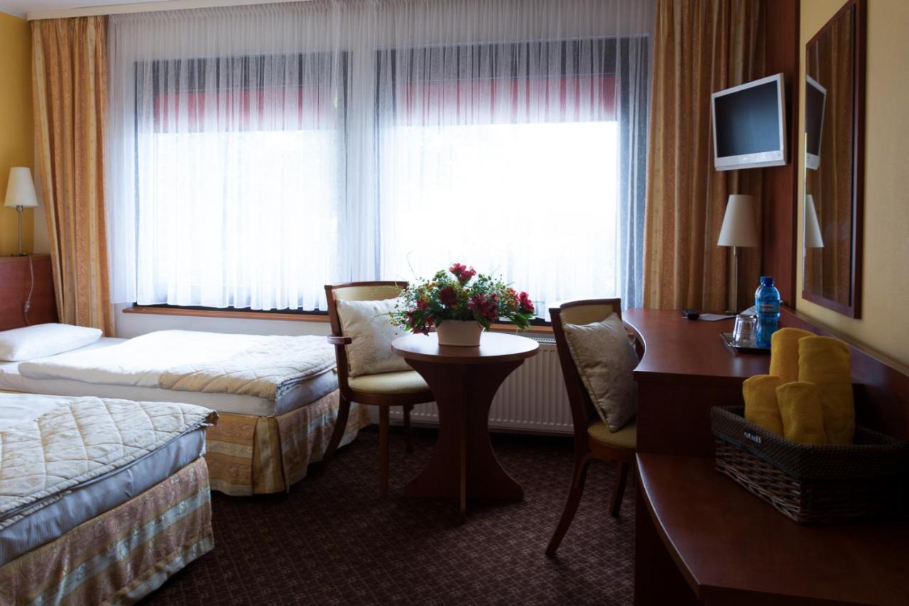 Hotel Astra Tajemniczy Ogrod Poznan Ngoại thất bức ảnh