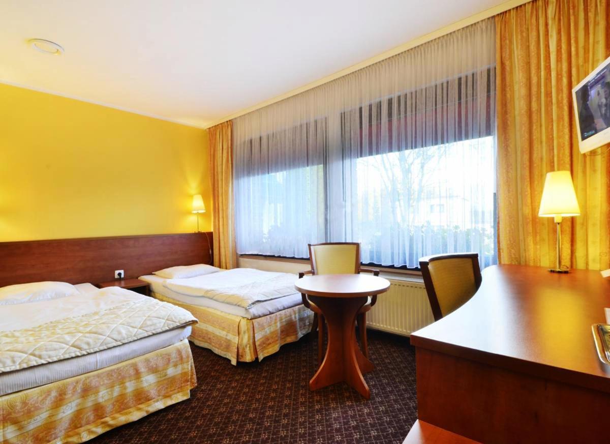 Hotel Astra Tajemniczy Ogrod Poznan Ngoại thất bức ảnh